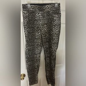 Coco and Carmen OMG O-mazing stretch fit.